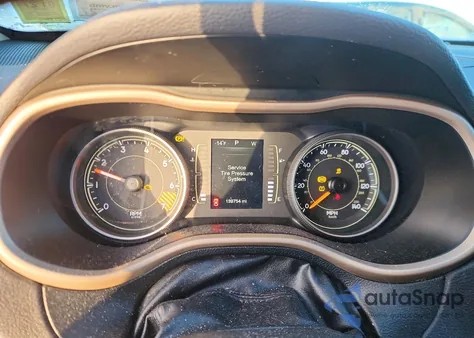 2015 Jeep Cherokee Latitude z USA, uszkodzony, nr VIN 1C4PJMCBXFW749555